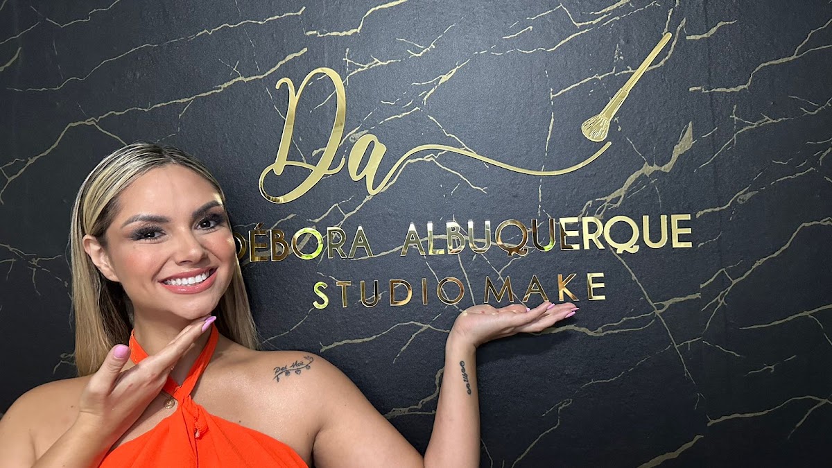 Design de sobrancelhas personalizado com henna no Studio Débora Albuquerque na Vila Piratininga em Campo Grande MS